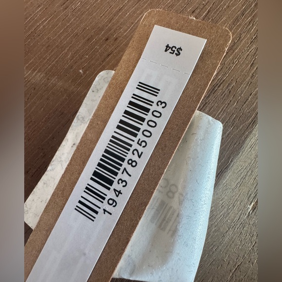 SKIMS Fits Everybody T-Shirt Bra - Mica - Picture 4 of 6